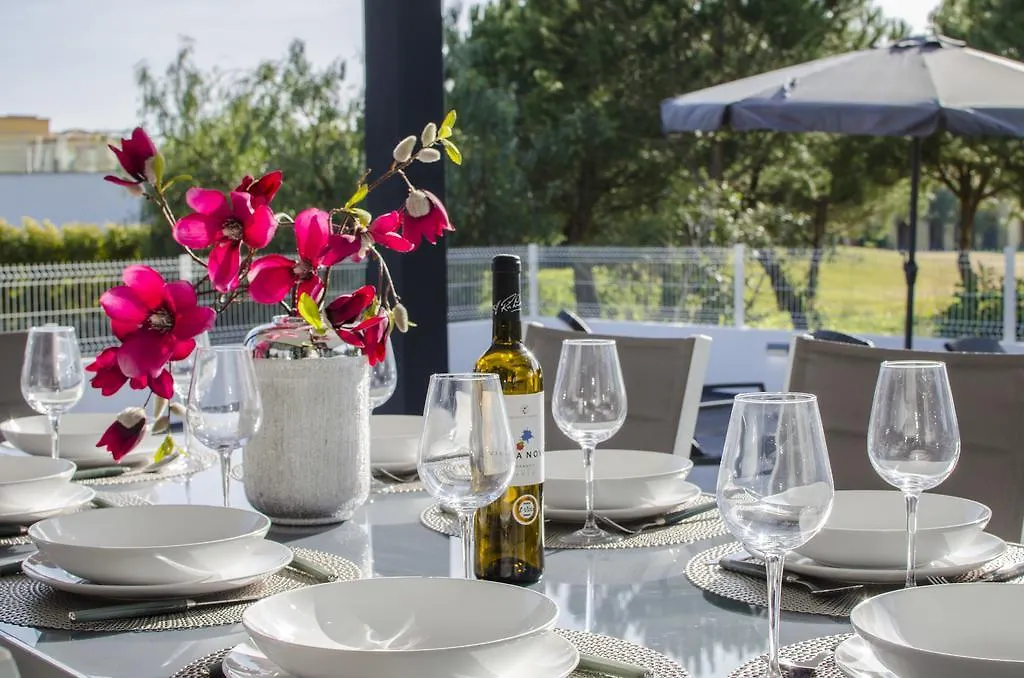Villa Paris Vilamoura 0*,